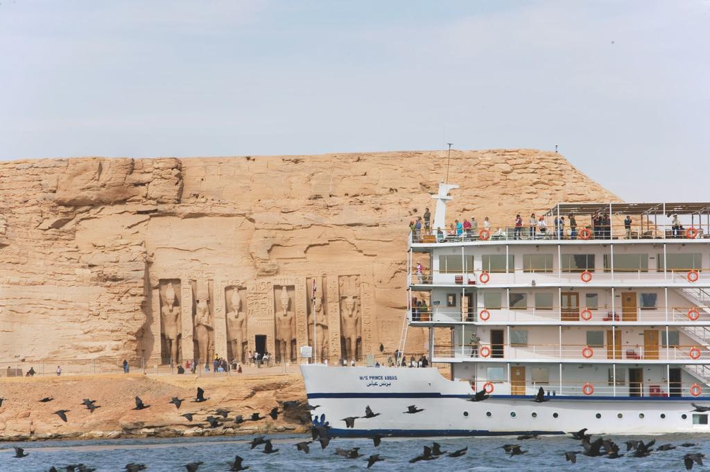 Movenpick Prince Abbas Lake Cruise